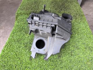 Корпус воздушного фильтра NISSAN CIMA HF50 VQ30DET 3 ракурс