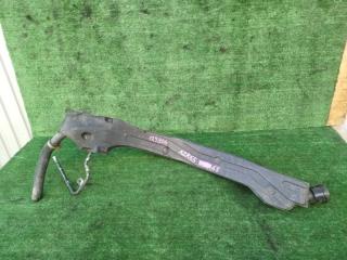 Горловина топливного бака  TOYOTA NOAH AZR65 1AZFSE 1 ракурс