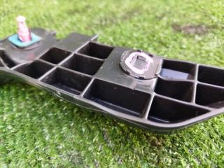 Крепление бампера правое заднее TOYOTA COROLLA ZWE214 2ZR-FXE 52575-12260 3 ракурс Крепление бампера правое заднее TOYOTA COROLLA ZWE214 2ZR-FXE 52575-12260 3 ракурс