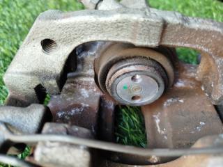 Суппорт правый задний MAZDA AXELA BL5FW ZYVE 4 ракурс Суппорт правый задний MAZDA AXELA BL5FW ZYVE 4 ракурс