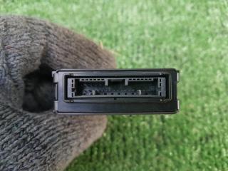 Блок управления TOYOTA RAV4 AVA44 2AR-FXE 89111-42021 2 ракурс Блок управления TOYOTA RAV4 AVA44 2AR-FXE 89111-42021 2 ракурс