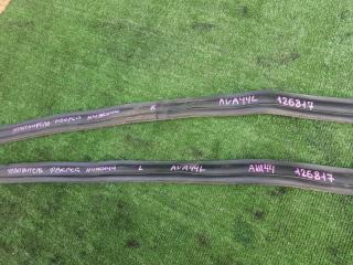 Уплотнение двери TOYOTA RAV4 AVA44 2AR-FXE 1 ракурс Уплотнение двери TOYOTA RAV4 AVA44 2AR-FXE 1 ракурс