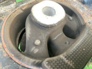 Подушка двигателя левая TOYOTA RAV4 AVA44 2AR-FXE 4 ракурс