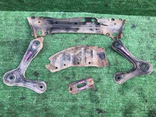 Крепление балки подвески переднее TOYOTA RAV4 AVA44 2AR-FXE 3 ракурс