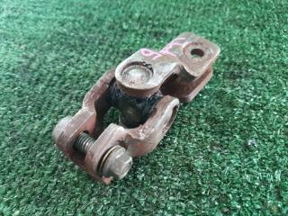 Рулевой карданчик HONDA Stepwgn RF4 4WD 2 ракурс