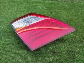 Запчасть вставка между стопов левая LEXUS LS600H