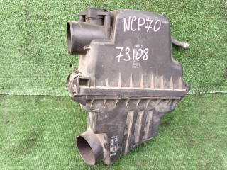 Корпус воздушного фильтра TOYOTA WILL CYPHA NCP70 2NZFE 17701-21050 1 ракурс