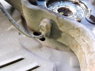 Ступица правая передняя SUBARU IMPREZA GP7 FB20 3 ракурс
