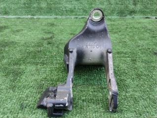 Крепление подушки кпп HONDA Stepwgn RG2 K20A 2 ракурс