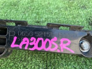 Крепление бампера правое заднее DAIHATSU MIRA e:S LA300S 52155-B2270 3 ракурс