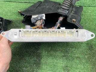 Блок управления efi TOYOTA CROWN GRS183 3GR-FSE 89661-3F310 4 ракурс