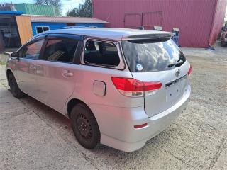 Консоль магнитофона Wish 2010 ZGE25G 2ZR-FAE