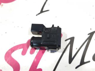 Фото запчасти датчик температуры воздуха в салоне Toyota CH-R 2018 контрактная запчасть Запчасть датчик температуры воздуха в салоне Toyota CH-R 2018