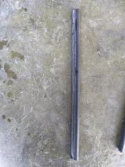 Запчасть уплотнитель капота BMW 525i 2006