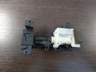 Запчасть замок лючка бензобака MERCEDES-BENZ S 500 4MATIC 2008