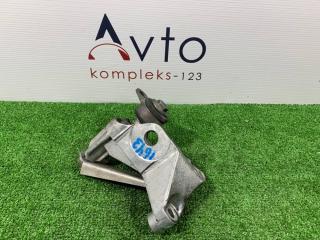 Кронштейн акпп Audi A8 2005