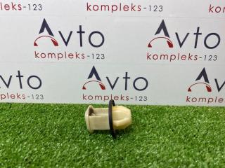 Фото запчасти клипса кузова Mercedes-Benz C-Class 2012 контрактная запчасть Запчасть клипса кузова Mercedes-Benz C-Class 2012