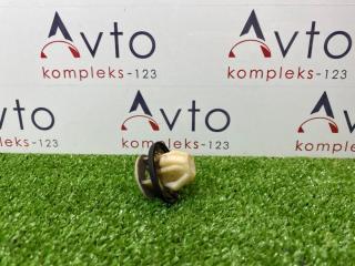 Фото запчасти клипса кузова Mercedes-Benz C-Class 2012 контрактная запчасть Запчасть клипса кузова Mercedes-Benz C-Class 2012