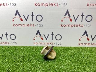 Фото запчасти клипса кузова Mercedes-Benz C-Class 2012 контрактная запчасть Запчасть клипса кузова Mercedes-Benz C-Class 2012