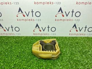 Запчасть кронштейн радиатора Audi A3 2009