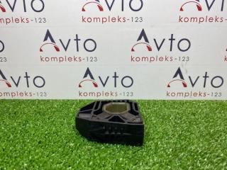 Запчасть кронштейн радиатора Audi A3 2009