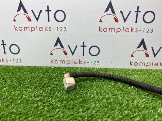 Запчасть штуцер омывателя Audi A3 2009