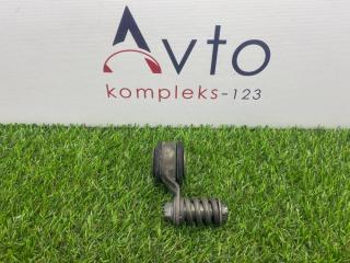 Кронштейн глушителя левый Audi A8 2009