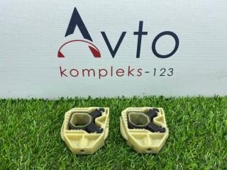 Фото запчасти крепление радиатора Skoda Rapid 2018 контрактная запчасть Запчасть крепление радиатора Skoda Rapid 2018