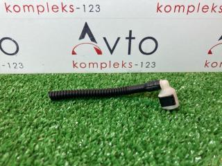 Запчасть штуцер омывателя Audi A6 2010