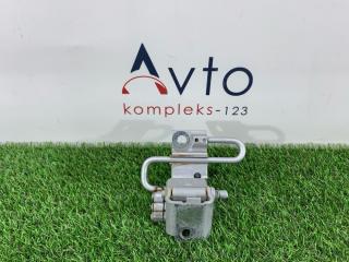 Петля двери передняя левая Audi A8 2009