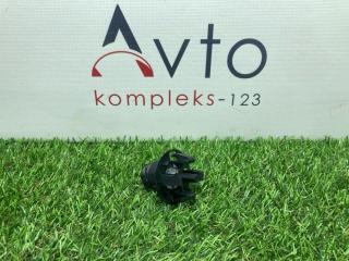 Запчасть отбойник капота BMW 1-Series 2011