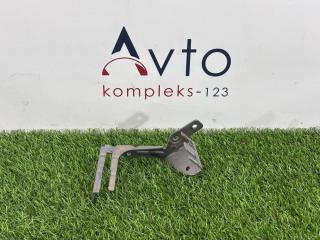Запчасть кронштейн Audi S4 2012