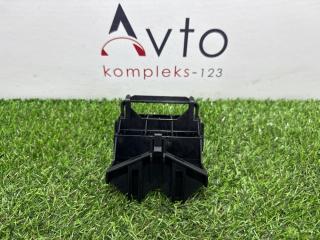 Запчасть кронштейн блока предохранителей Audi S4 2012