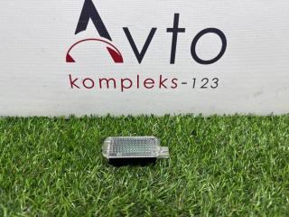 Запчасть плафон салонный Audi S4 2012