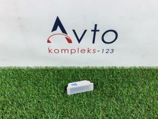 Запчасть плафон салонный BMW 1-Series 2011