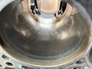 Блок цилиндров A4 2008 B8 CDHB