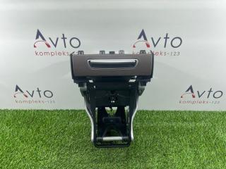 Подлокотник Audi A8 2011