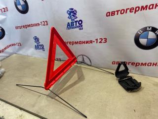 Знак аварийной остановки Mercedes C180 2012