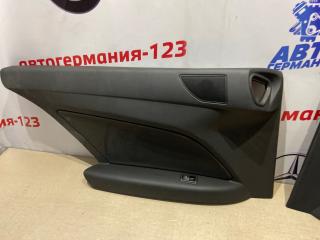 Обшивка двери левая Mercedes E250 2010