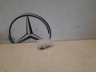 Запчасть плафон подсветки багажника Mercedes E350 2005