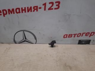 Датчик положения распредвала левый Mercedes GLK300 2010