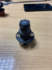 Запчасть фиксатор упора капота Mercedes B180 2012