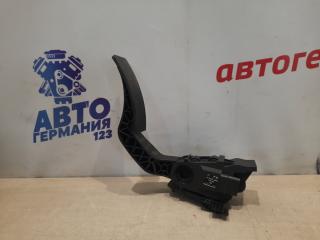 Педаль газа Mercedes B180 2012