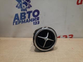 Дефлектор воздушный правый Mercedes B180 2012