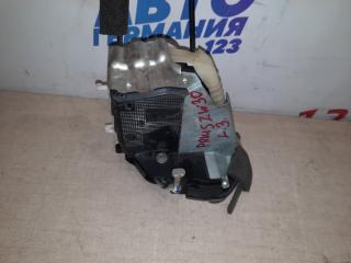 Замок двери задний левый Prius 2012 xw30