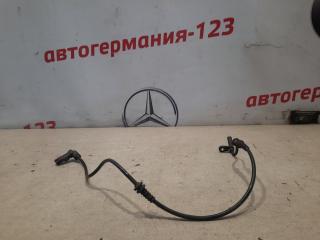 Датчик ABS передний Mercedes C200 2011