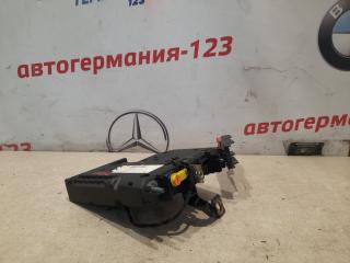 Блок предохранителей Mercedes E350 2010