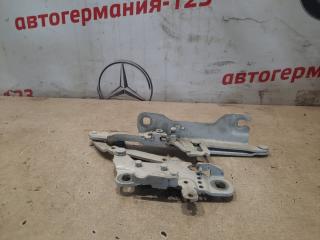 Запчасть петля капота левая BMW 120 2012