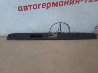 Накладка двери багажника Mercedes E320 2003