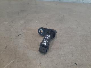 Датчик положения коленвала Mercedes GLA180 2015 контрактная Датчик положения коленвала Mercedes GLA180 2015